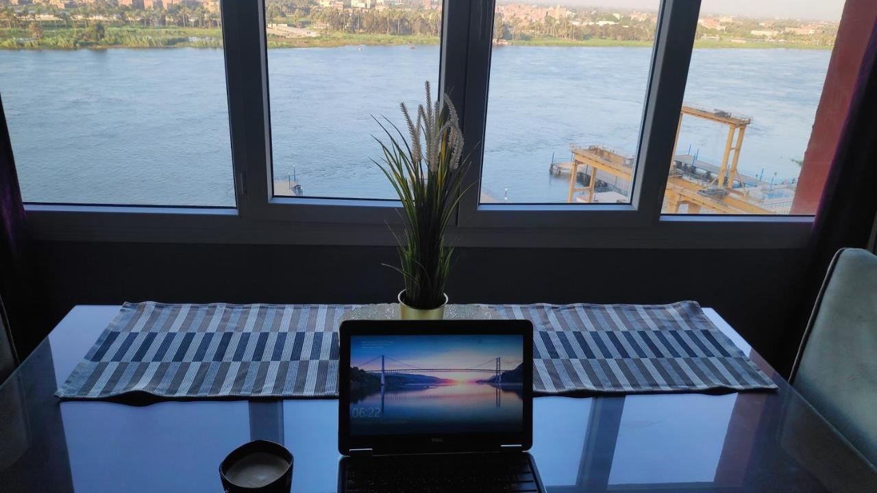 Nile Pyramidal View Apartment Kairo Bagian luar foto